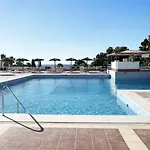 Apartamento Seaview - 10 Min. Beach, Private Condo, Pool, Grill & Free Parking *