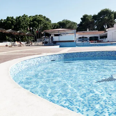 Seaview - 10 Min. Beach, Private Condo, Pool, Grill & Free Parking Daire *