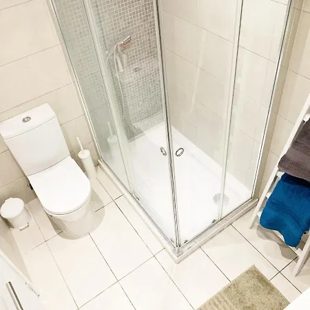 Seaview - 10 Min. Beach, Private Condo, Pool, Grill & Free Parking *