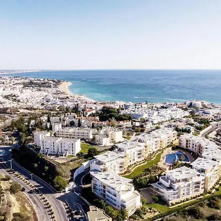 Daire Seaview - 10 Min. Beach, Private Condo, Pool, Grill & Free Parking