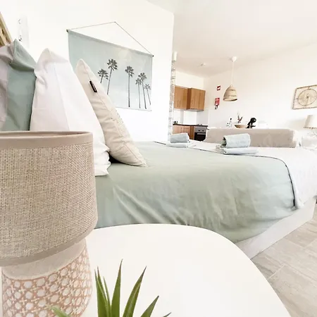 Seaview - 10 Min. Beach, Private Condo, Pool, Grill & Free Parking Lejlighed *