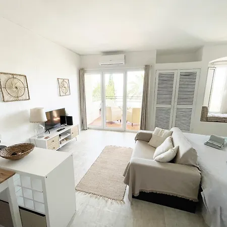 Seaview - 10 Min. Beach, Private Condo, Pool, Grill & Free Parking Daire Albufeira