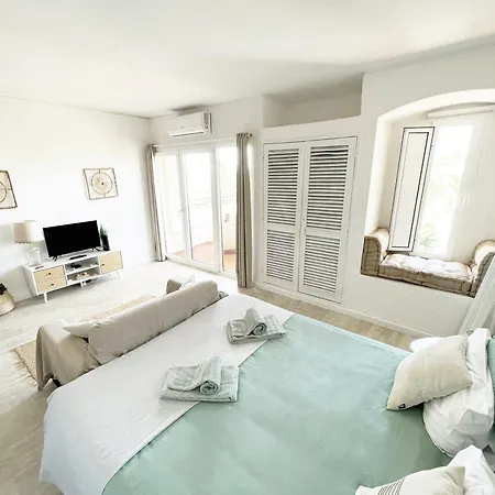 Seaview - 10 Min. Beach, Private Condo, Pool, Grill & Free Parking Албуфейра