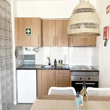 Seaview - 10 Min. Beach, Private Condo, Pool, Grill & Free Parking