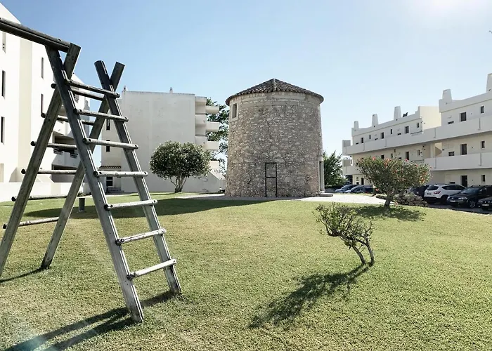 Seaview - 10 Min. Beach, Private Condo, Pool, Grill & Free Parking Албуфейра