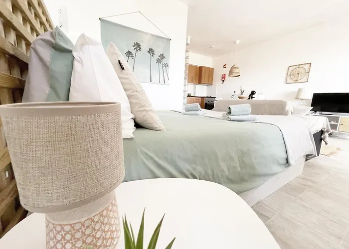 Seaview - 10 Min. Beach, Private Condo, Pool, Grill & Free Parking Апартаменти *