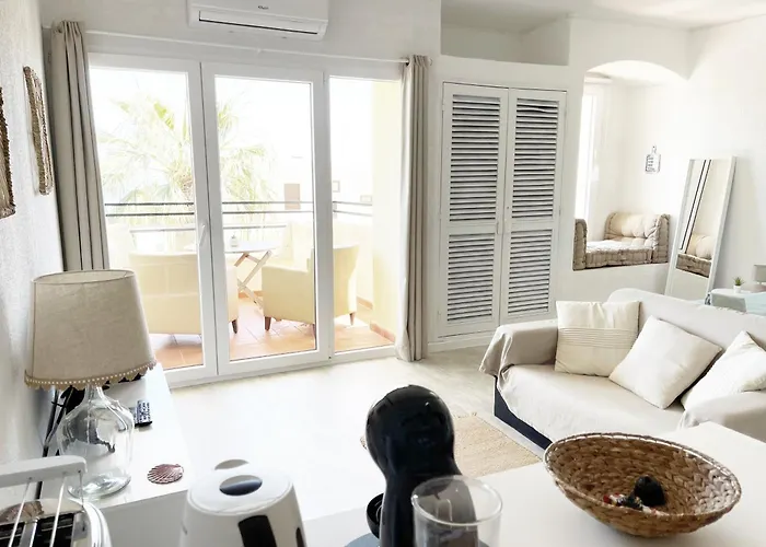 Seaview - 10 Min. Beach, Private Condo, Pool, Grill & Free Parking Албуфейра