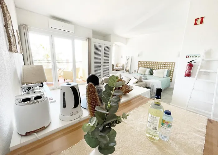 Seaview - 10 Min. Beach, Private Condo, Pool, Grill & Free Parking Апартаменти *