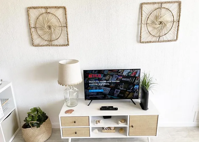 Seaview - 10 Min. Beach, Private Condo, Pool, Grill & Free Parking *