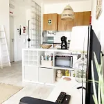 Апартаменти Seaview - 10 Min. Beach, Private Condo, Pool, Grill & Free Parking Албуфейра
