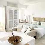 Апартаменти Seaview - 10 Min. Beach, Private Condo, Pool, Grill & Free Parking