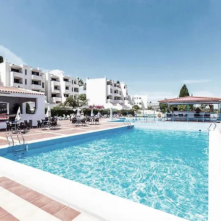 Seaview - 10 Min. Beach, Private Condo, Pool, Grill & Free Parking