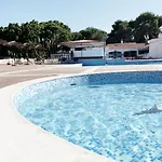Seaview - 10 Min. Beach, Private Condo, Pool, Grill & Free Parking Apartmán *
